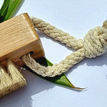 Load image into Gallery viewer, Bamboo Plastic Free Eco Friendly Nail Brush
