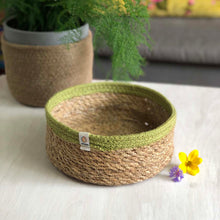 Load image into Gallery viewer, Seagrass &amp; Jute Medium Shallow Basket – Natural/Green
